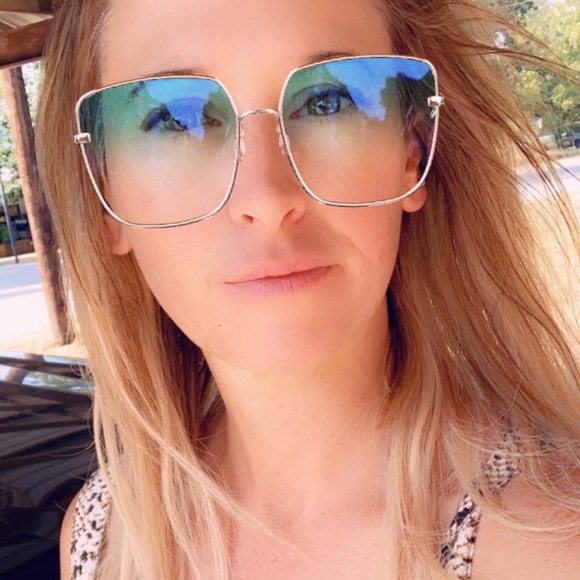 Meet your Posher, Michelle - Picture 2 of 4